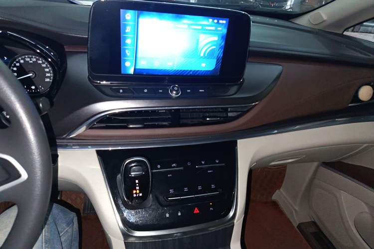 Used Buick GL8 2020 Land Cruiser Executive Class 652T Comfort Model
