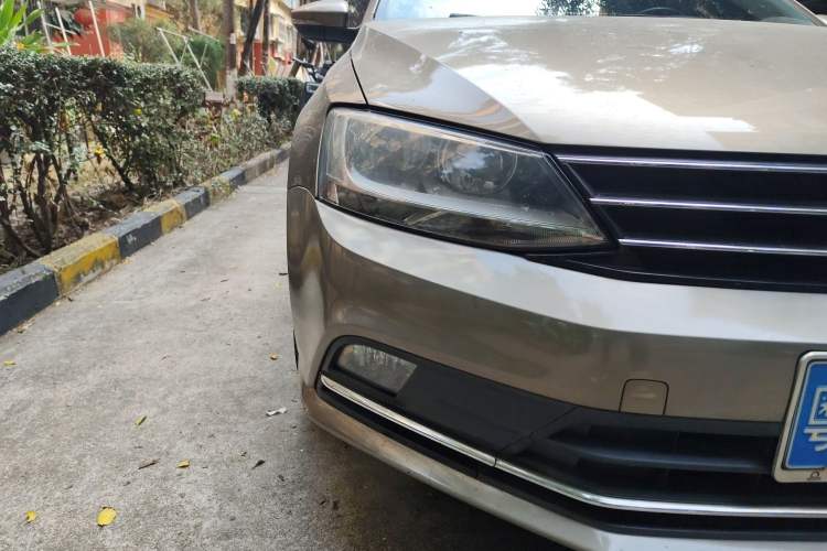 Used Volkswagen Sagitar 2015 230TSI Automatic Comfort Version
