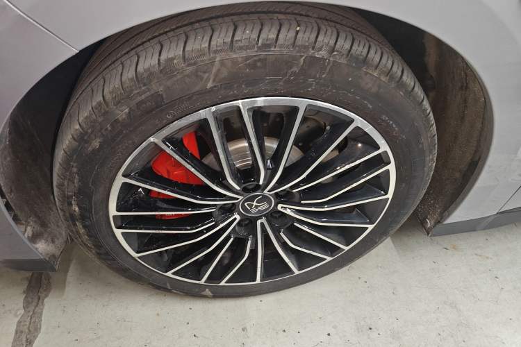 Used BYD Han 2025 EV with 701 km of Laser Radar-Enabled Intelligent Driving
