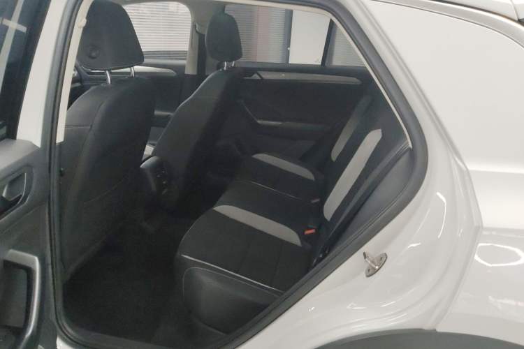 Used Volkswagen T-ROC 2019 230TSI DSG Two-Wheel-Drive Advanced Version China VI Standard
