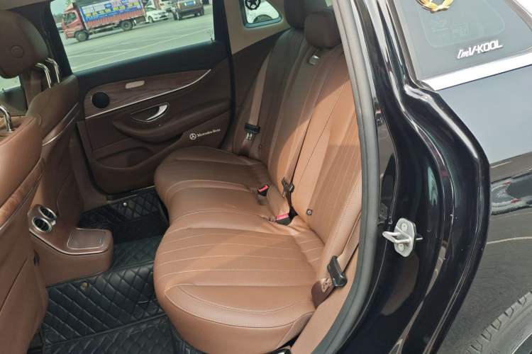 Used Mercedes-Benz E-Class New Energy 2023 E 350 e L Plug-in Hybrid Sports Sedan
