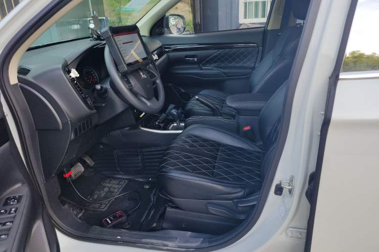 Used Mitsubishi Outlander 2020 2.0L Two-Wheel Drive Comfort Edition 5 Seats