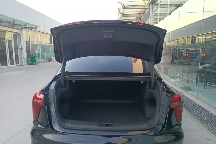 Used Hongqi H5 2025 1.5T DCT Qiyun 500 000th Unit Commemorative Edition
