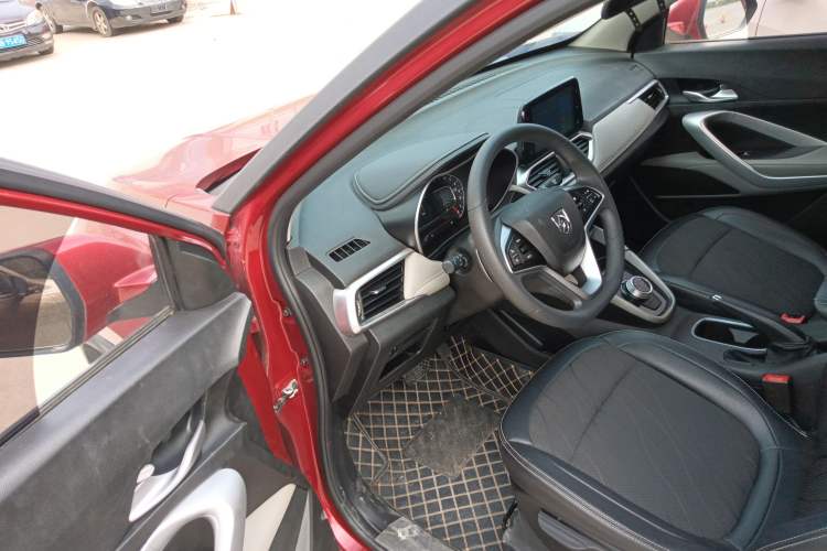 Used Baojun 510 2017 1.5L Automatic Fashion Model
