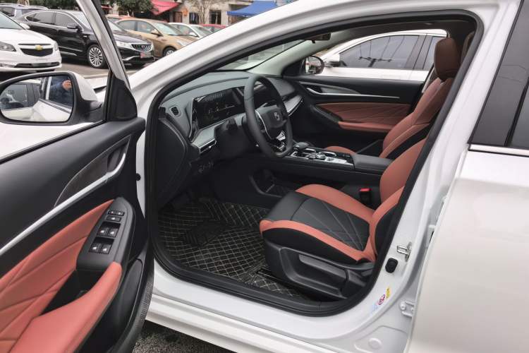 Used Changan Eado 2024 PLUS Blue Whale NE 1.4T GDI DCT High-Energy Edition
