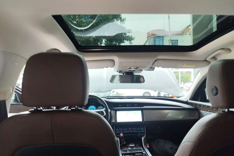 Used Jaguar XFL 2019 XFL 2.0T 250 PS Two-Wheel-Drive Luxury Edition
