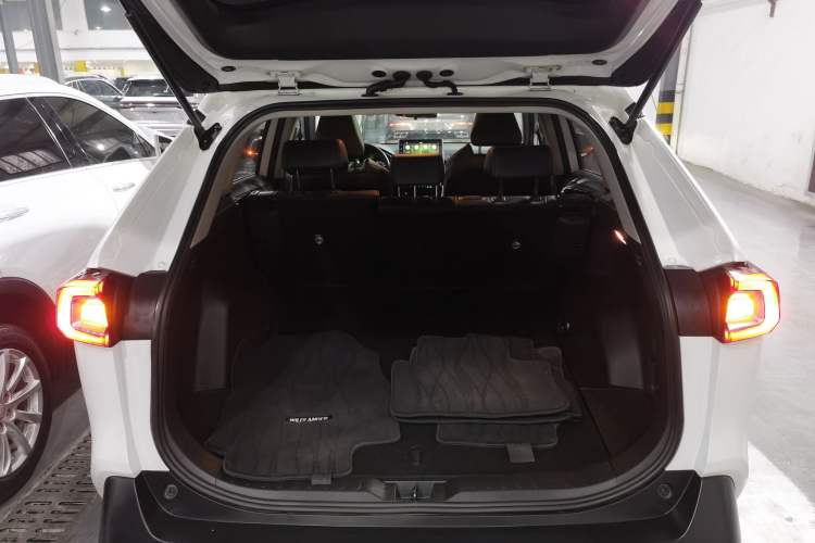 Used Toyota Wildlander 2020 2.0L CVT 4x4 Luxury Edition
