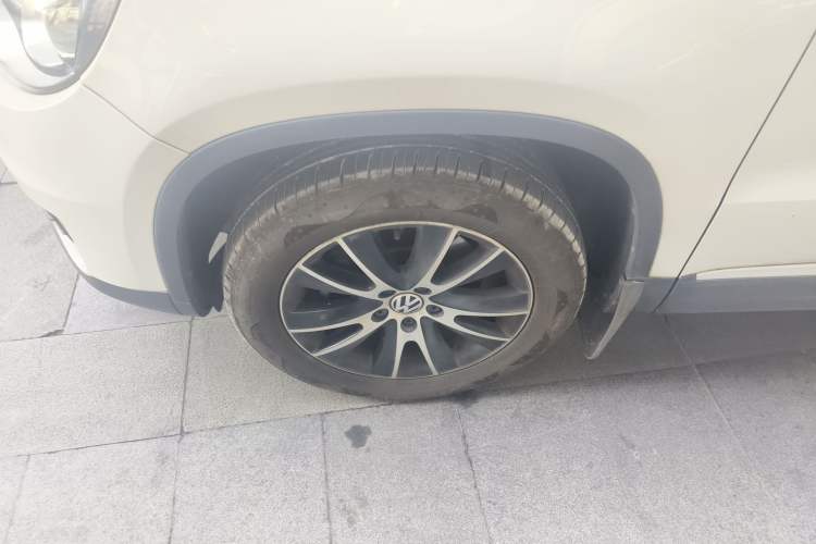 Used Volkswagen Tiguan 2015 1.8TSI Automatic All-Wheel-Drive Luxury Model
