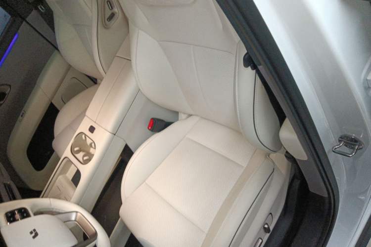 Used Li Auto Li Auto i6 2025 Model Two-Wheel-Drive Standard Type