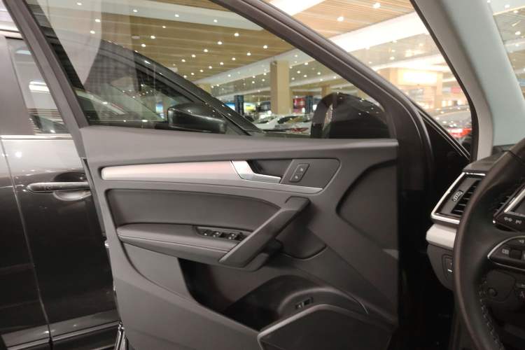 Used Audi Q5L 2023 40T Fashionable and Dynamic Edition
