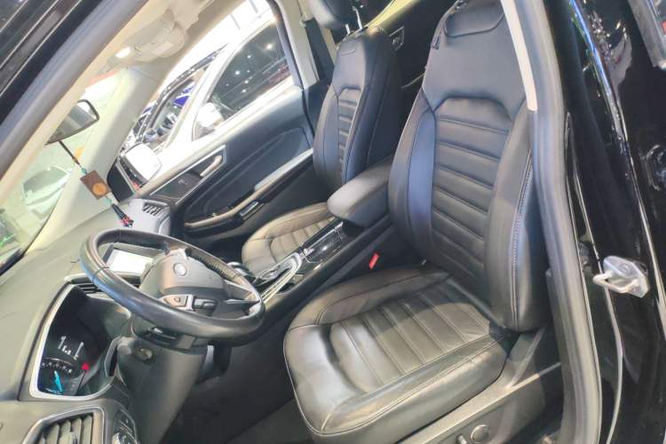 Used Ford Edge 2016 EcoBoost 245 Four-Wheel Drive Titanium Edition 7-Seater