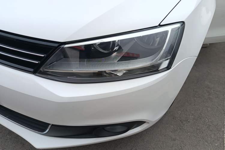 Used Volkswagen Sagitar 2014 Revised Version 1.6L Automatic Leading Edition