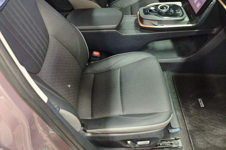 Used Toyota bZ3 2023 616 km Long-Range Premium
