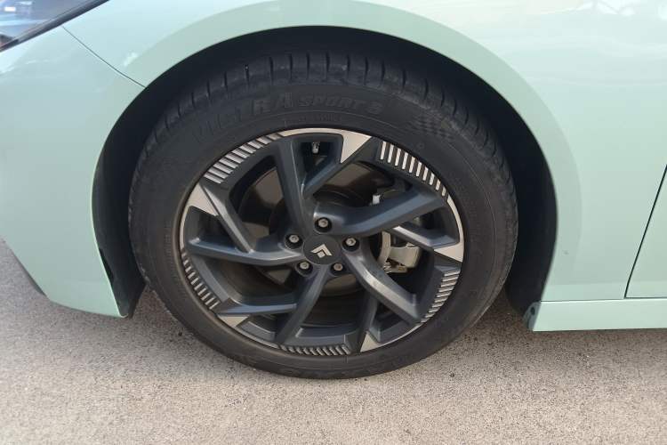 Used  GT 2023 560 Rear-Drive Seven-Wing Edition