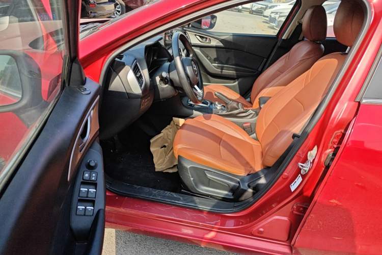 Used Mazda Mazda 3 Axela 2017 Hatchback 1.5L Automatic Comfort Model Emission Standard China V
