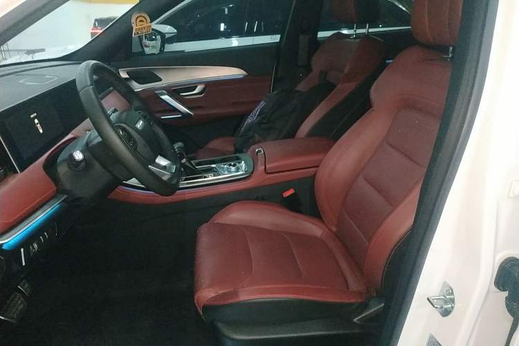 Used JETOUR X70 PLUS 2022 1.5T DCT Luxury Edition 5 Seats
