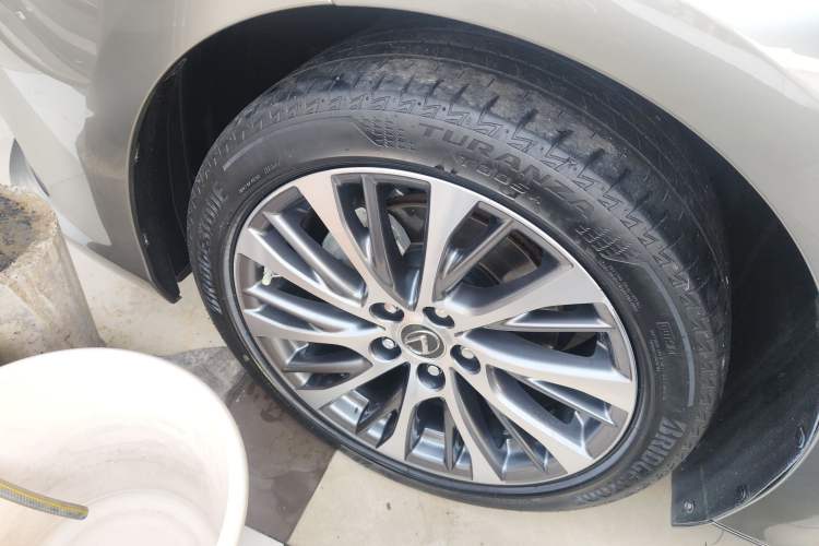 Used Lexus ES 2020 300h Premium Edition
