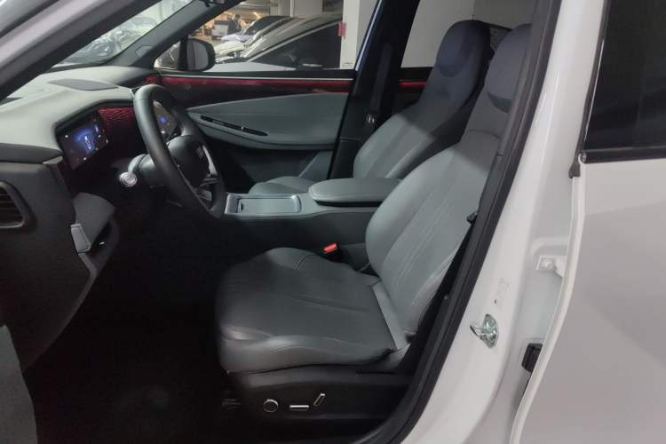 Used  L7 2025 EM-i 115km Exploration+ Edition
