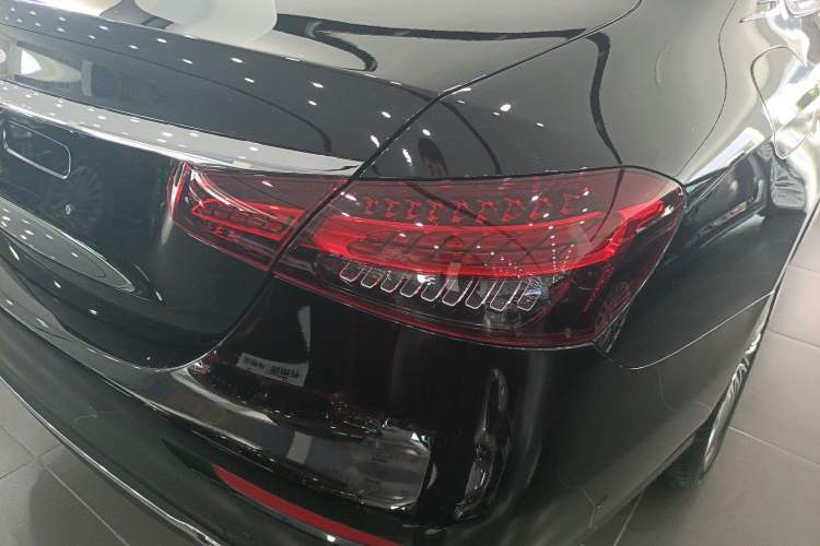 Used Mercedes-Benz E-Class 2023 Updated E 300 L Fashion Edition
