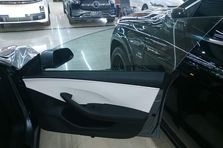 Used Tesla Model 3 2024 High-Performance All-Wheel-Drive Version
