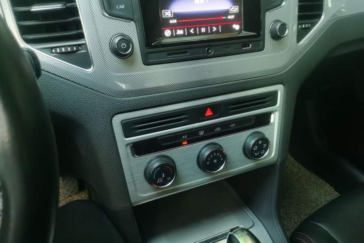 Used Volkswagen Golf Sportsvan 2016 230TSI Automatic Trend Edition
