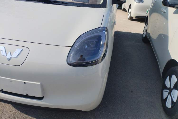 Used Wuling Hongguang MINIEV 2025 Four-Door Version Advanced Edition
