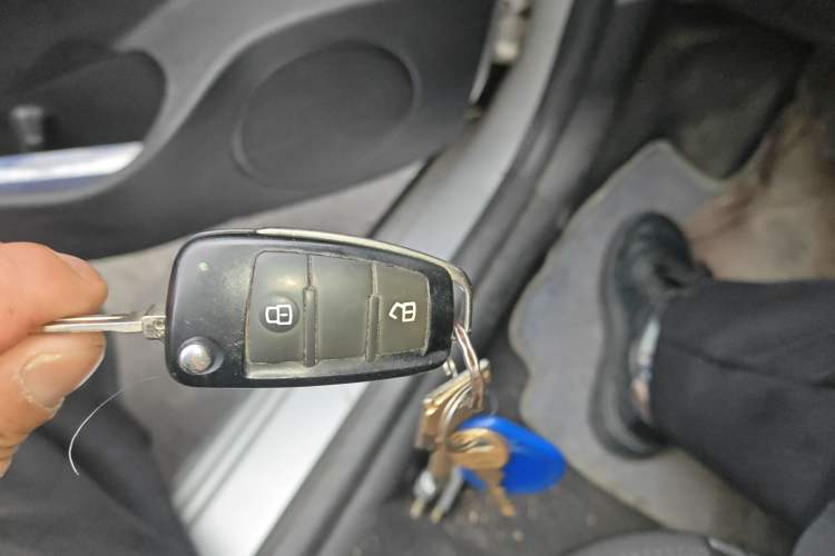 Used JAC Heyue A13RS 2014 CROSS 1.3L Manual Comfort Model
