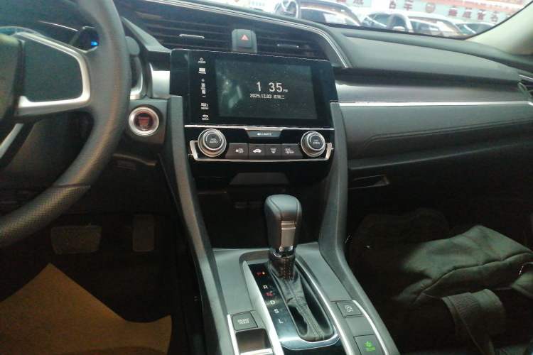 Used Honda Civic 2016 220TURBO CVT Luxury Edition
