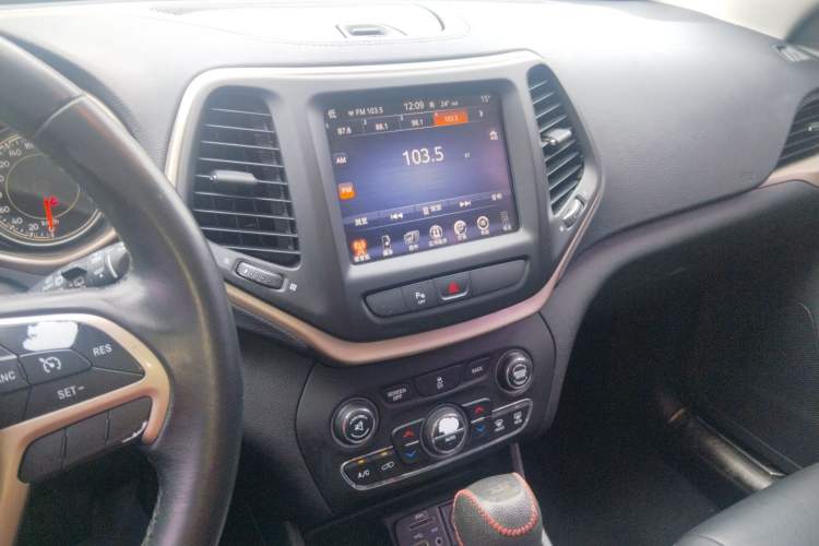 Used  Cherokee 2016 2.0L Superior Edition
