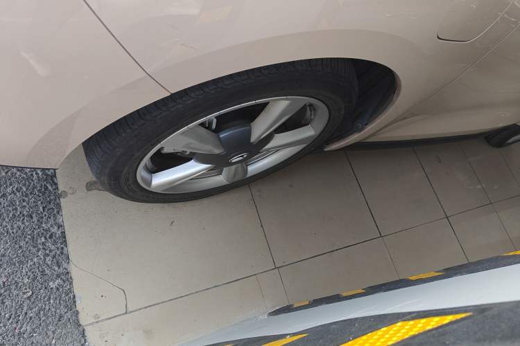 Used ORA Good Cat 2022 Morandi Edition 400km Standard Range Luxury Version Lithium Iron Phosphate
