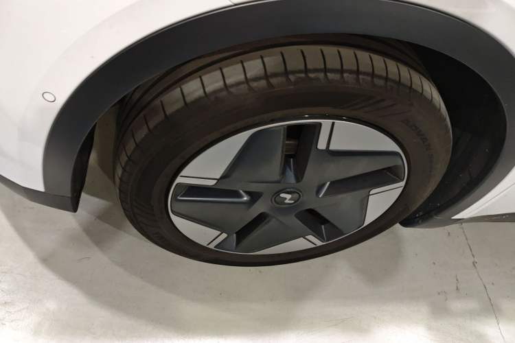 Used ONVO L60 2024 60 kWh Rear-Drive Version
