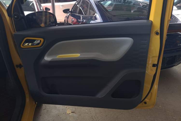 Used Wuling Hongguang MINIEV 2021 Macaron Premium Model – Lithium Iron Phosphate
