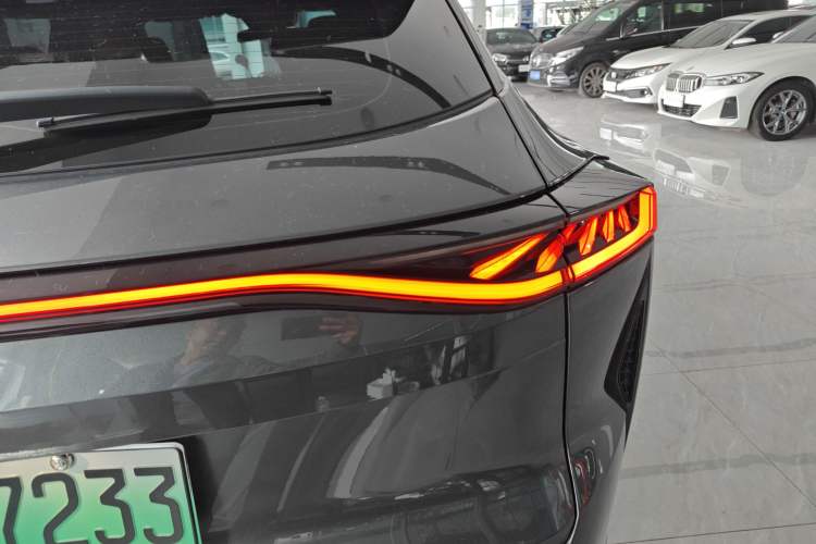 Used Changan UNI-Z New Energy 2024 Blue Whale Smart Electric iDD 125km Beyond Edition
