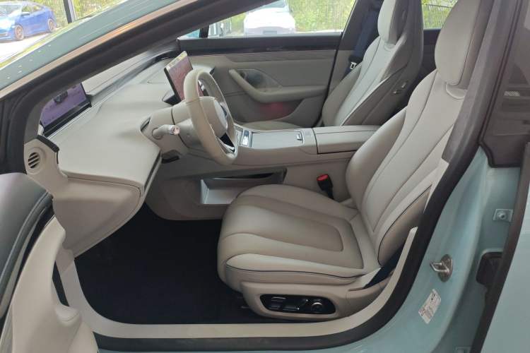 Used Hima Luxeed S7 2025 705 km Max