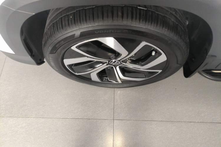 Used Volkswagen Tharu 2024 300TSI Two-Wheel-Drive Full Moon Edition
