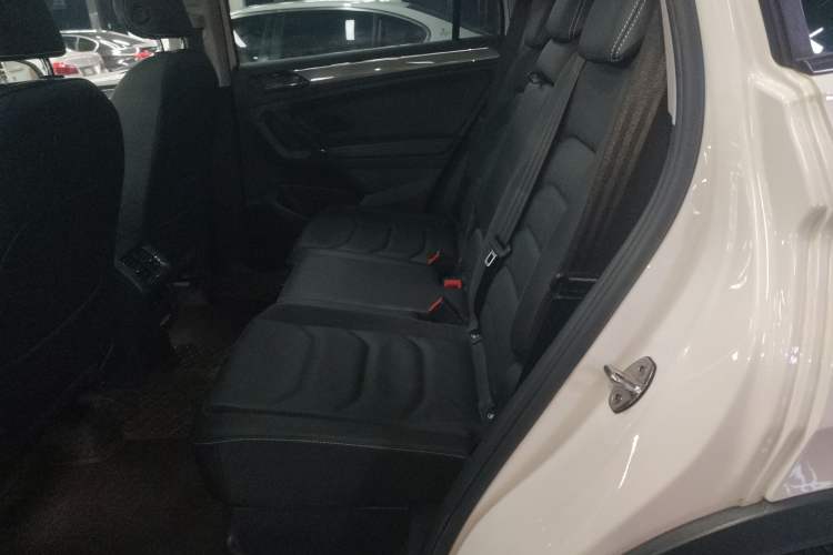 Used Volkswagen Tiguan L 2021 330TSI Automatic Two-Wheel Drive R-Line Enhanced Edition
