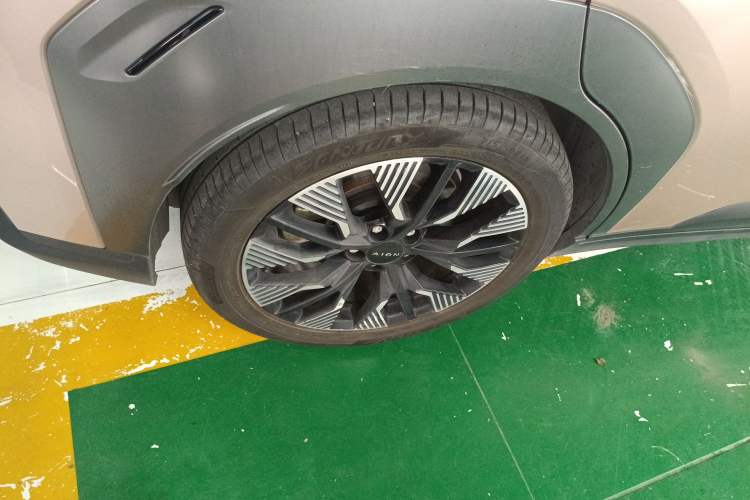 Used AION Y 2022 70 Tech Edition Lithium Iron Phosphate
