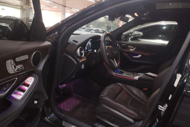 Used Mercedes-Benz GLC 2020 Facelift GLC 300 L 4MATIC Dynamic Edition
