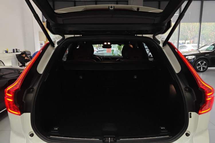 Used Volvo XC60 2022 B5 4x4 Smart Luxury Edition
