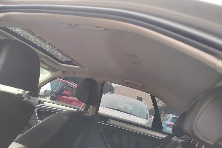 Used Volkswagen Bora 2016 1.6L manual Comfort trim level
