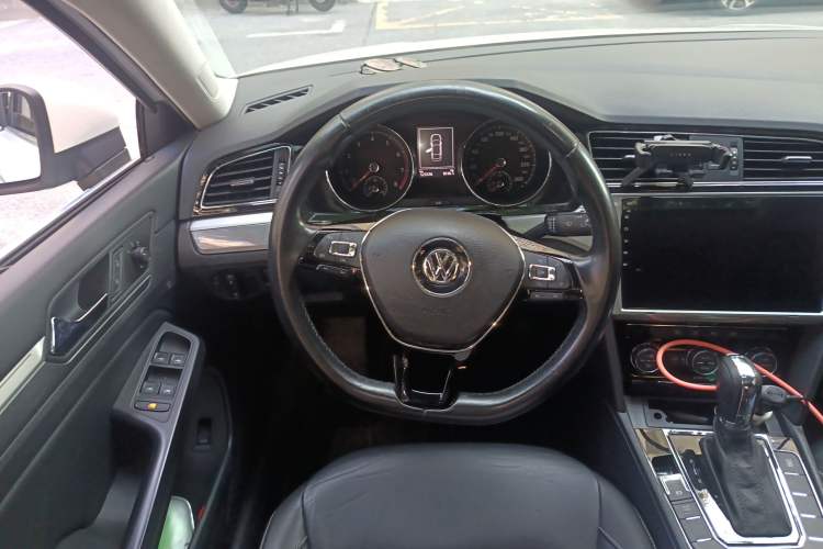 Used Volkswagen Lamando 2015 280TSI DSG Comfort Edition
