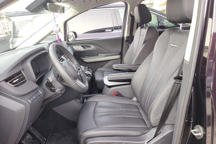 Used Hongqi HQ9 PHEV 2024 2.0T Four-Wheel Drive Business Edition