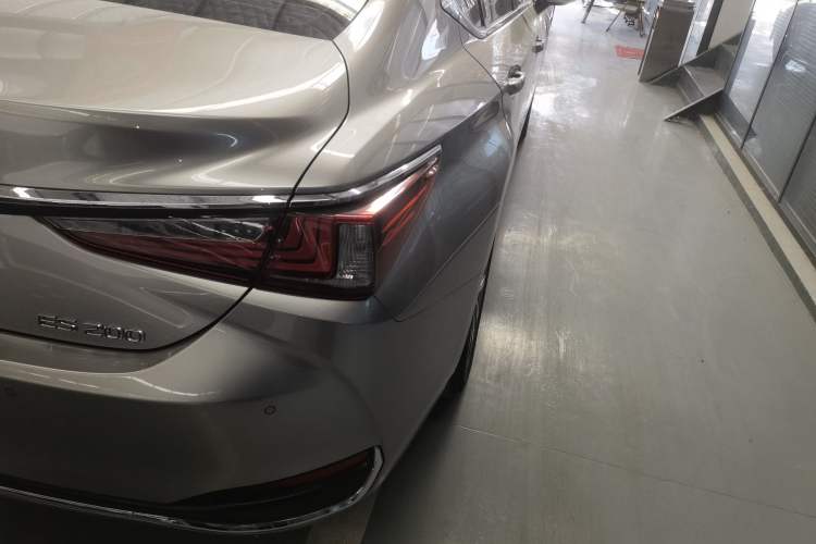 Used Lexus ES 2022 200 Excellence Edition
