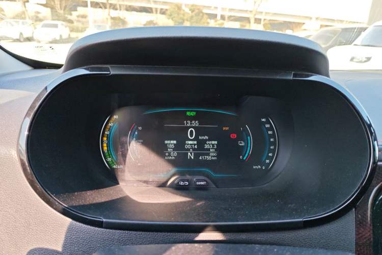 Used Chery Little Ant 2022 Sweet Pink Edition Low-Sugar Version 30kW 301km Range
