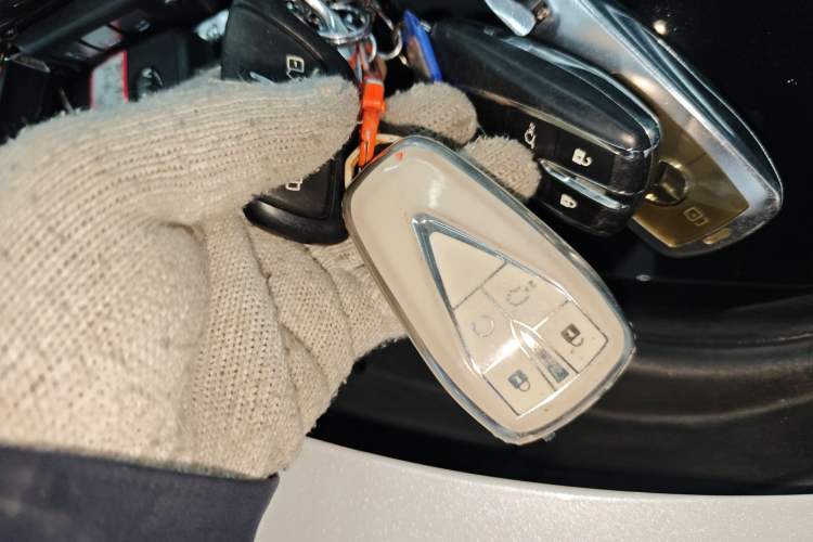 Used Changan UNI-V 2022 1.5T Prestige Version