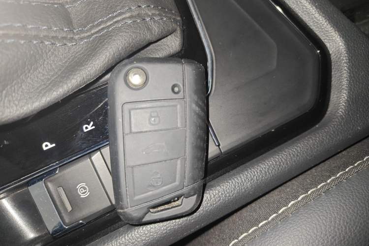 Used Volkswagen Tiguan L 2019 Revised 330TSI Automatic Two-Wheel Drive Smart & Luxury Edition China VI Standard
