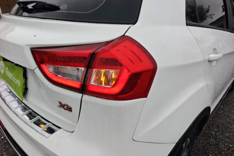 Used Geely Auto Vision X3 2017 1.5L Manual Luxury Model
