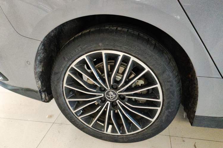 Used BYD Han 2025 DM-i Intelligent Driving Edition 125KM LiDAR Flagship Model
