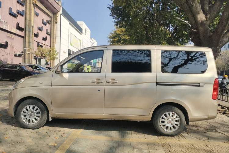 Used Wuling Rongguang V 2018 1.5L Standard Version