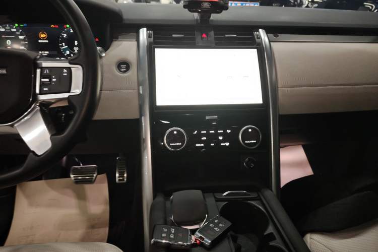 Used Land Rover Discovery 2021 360 PS R-Dynamic SE